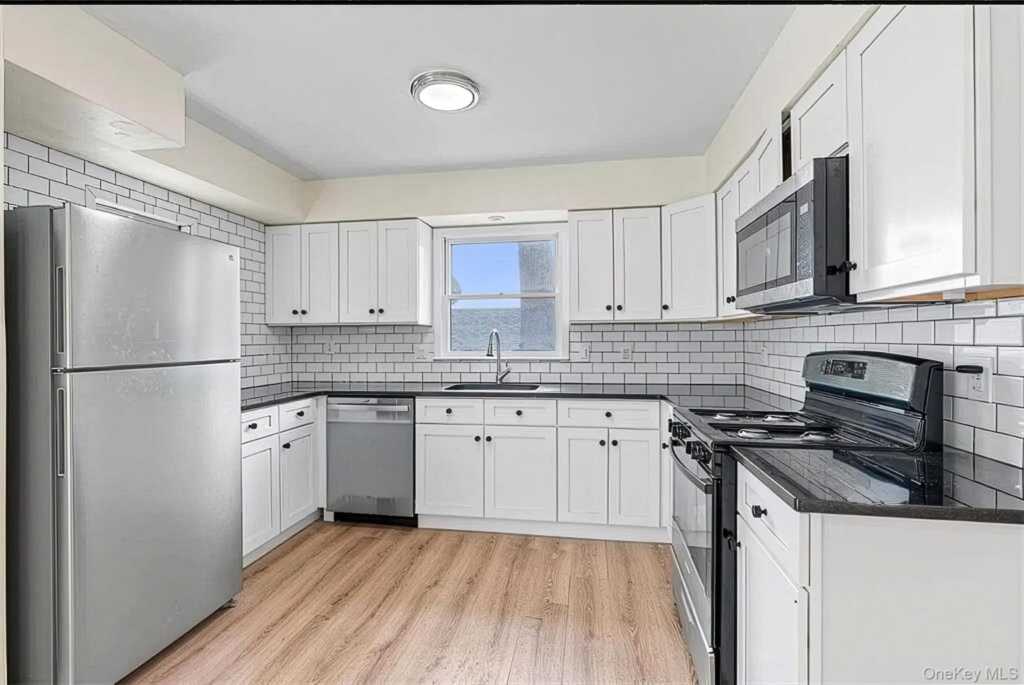 433 Elm Street, Rye, NY 10573 - Photo 3 of 24