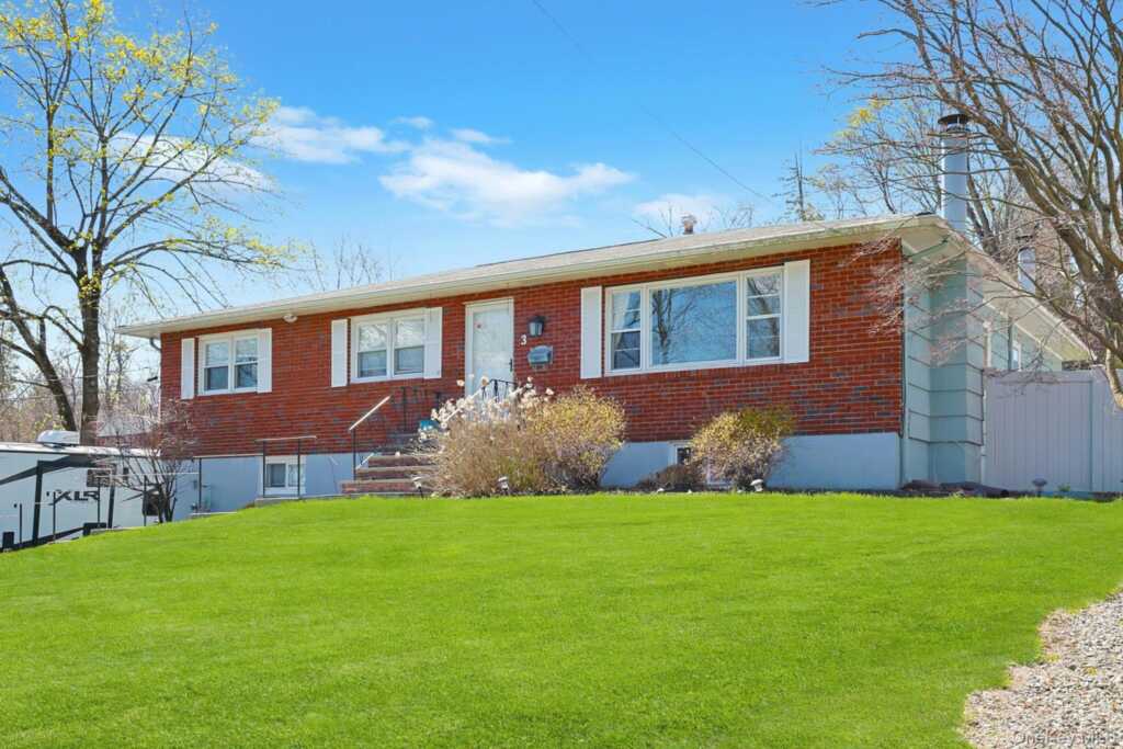 3 Green Hill Court, Nanuet, NY 10954 - Photo 3 of 43