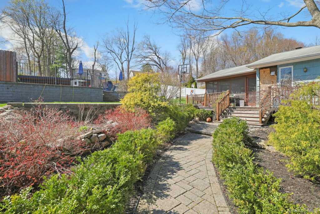 3 Green Hill Court, Nanuet, NY 10954 - Photo 39 of 43