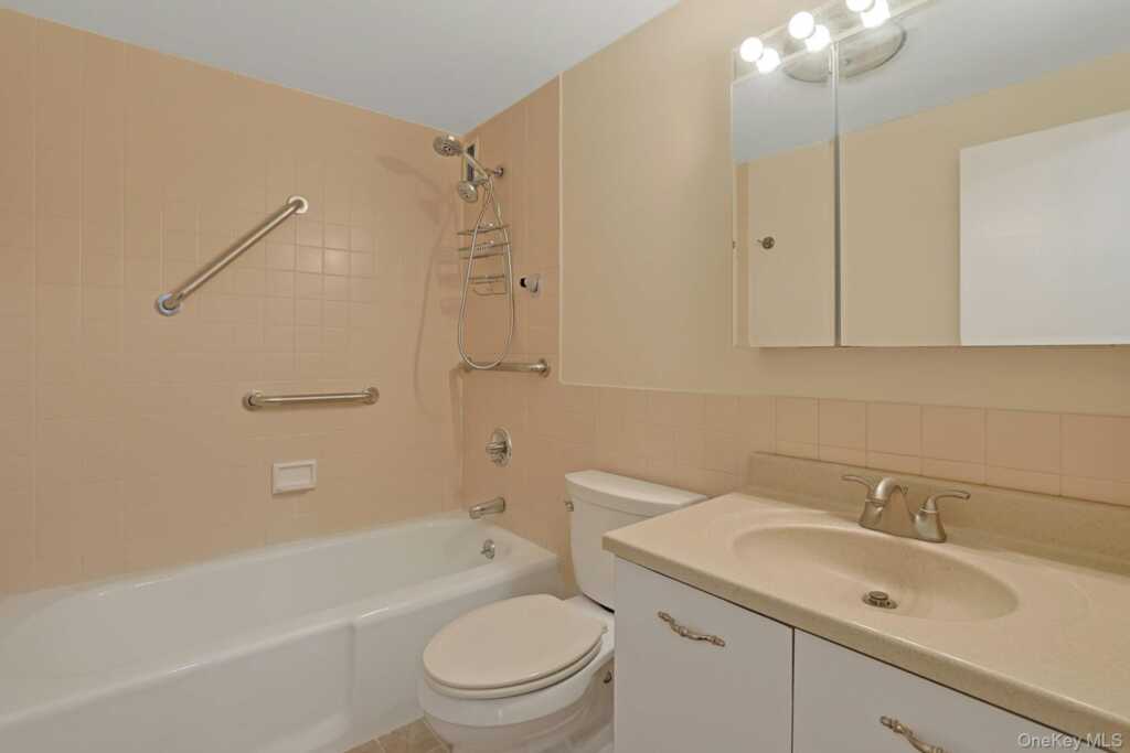 1270 North Avenue, Unit #2L, New Rochelle, NY 10804 - Photo 10 of 17