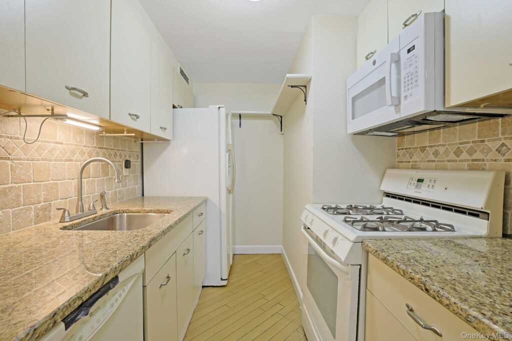 1270 North Avenue, Unit #2L, New Rochelle, NY 10804 - Photo 7 of 17