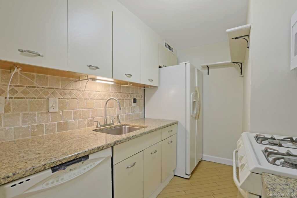 1270 North Avenue, Unit #2L, New Rochelle, NY 10804 - Photo 8 of 17