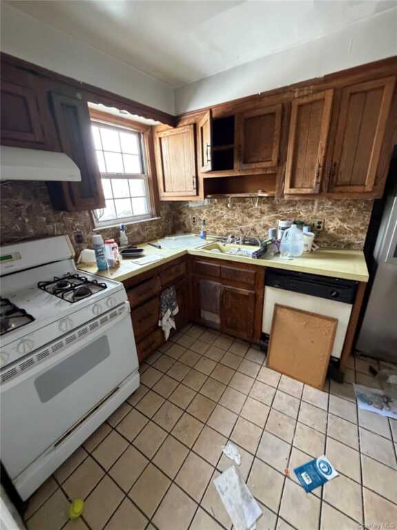 140 Grant Avenue, White Plains, NY 10604 - Photo 7 of 10