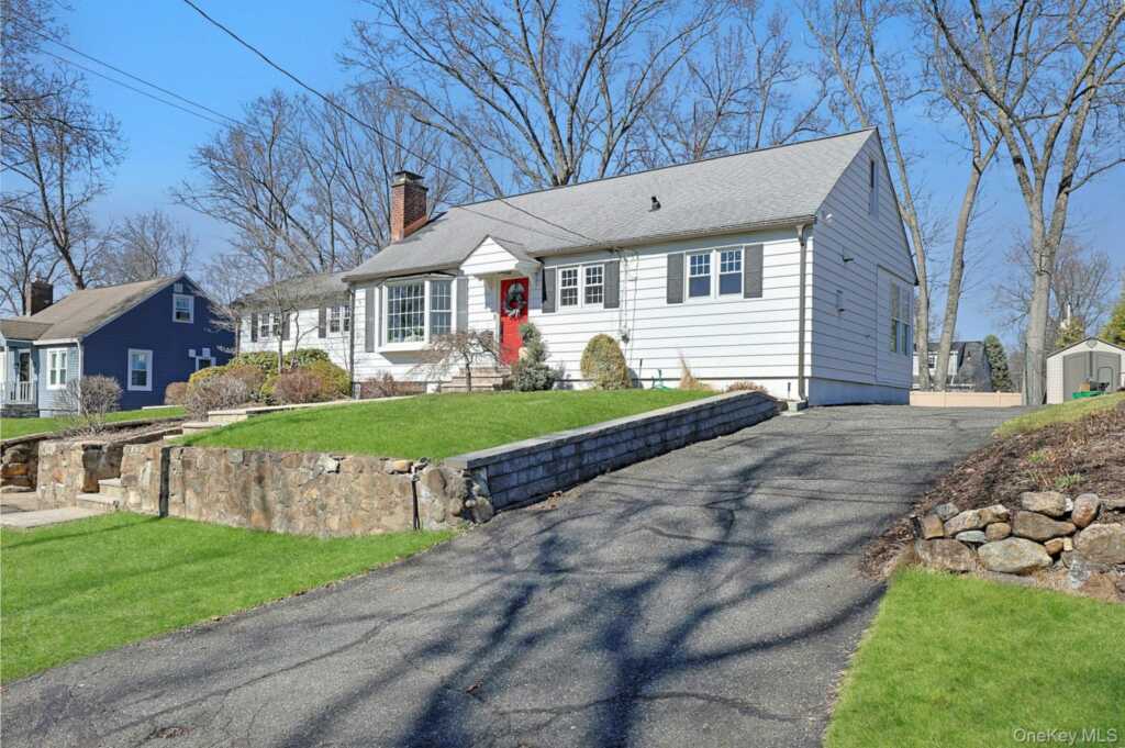 4 Ward Street, Suffern, NY 10901 - Photo 3 of 40