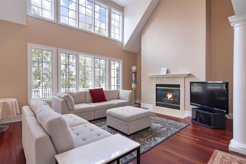 9 Stony Gate Oval, New Rochelle, NY 10804 - Photo 10 of 29