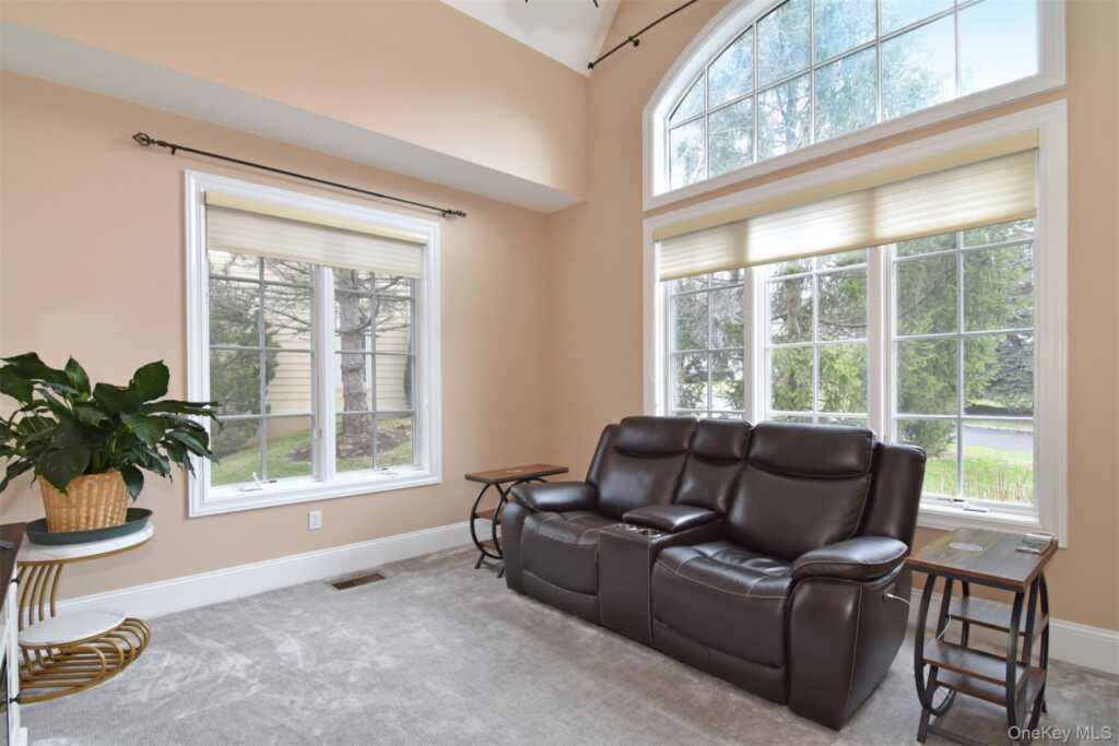 9 Stony Gate Oval, New Rochelle, NY 10804 - Photo 12 of 29