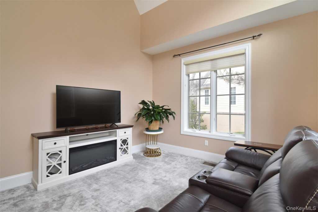 9 Stony Gate Oval, New Rochelle, NY 10804 - Photo 13 of 29