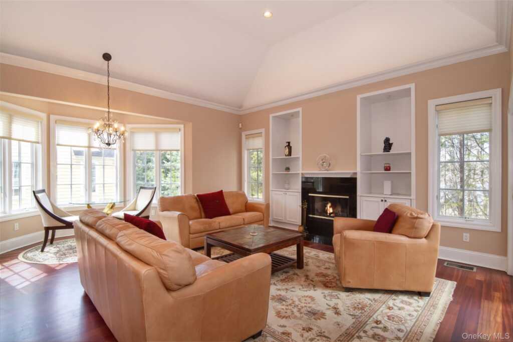 9 Stony Gate Oval, New Rochelle, NY 10804 - Photo 15 of 29