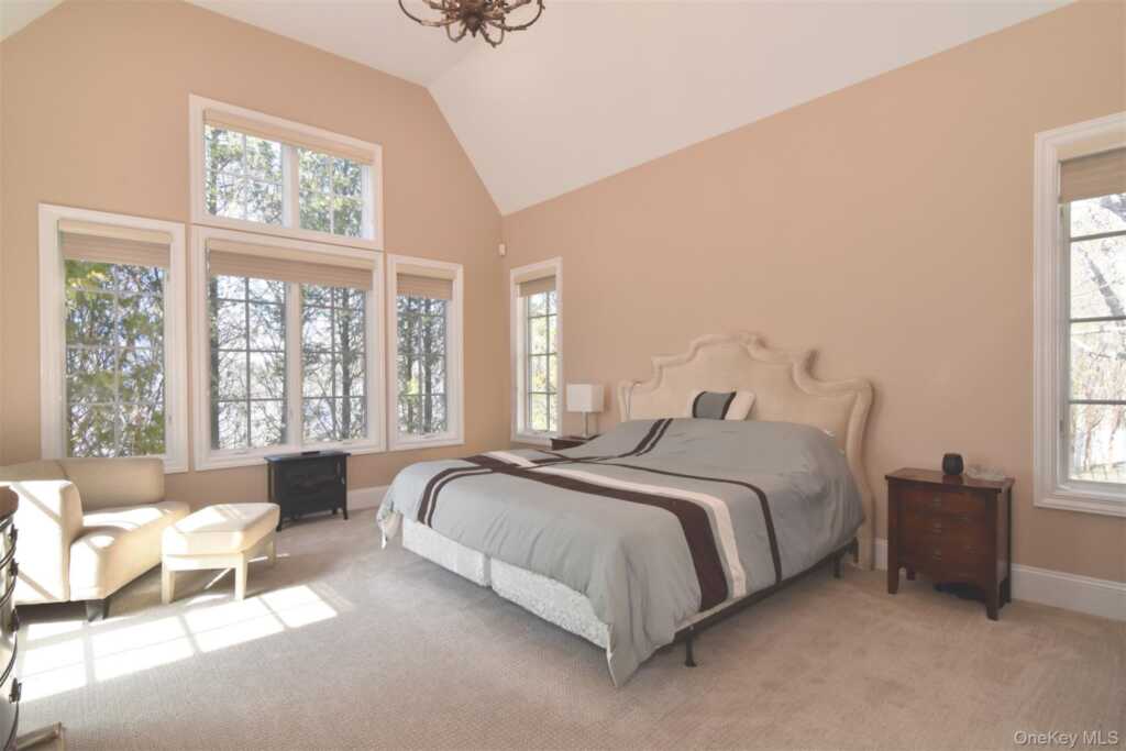 9 Stony Gate Oval, New Rochelle, NY 10804 - Photo 17 of 29