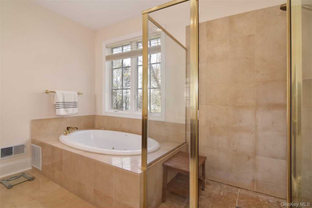 9 Stony Gate Oval, New Rochelle, NY 10804 - Photo 19 of 29