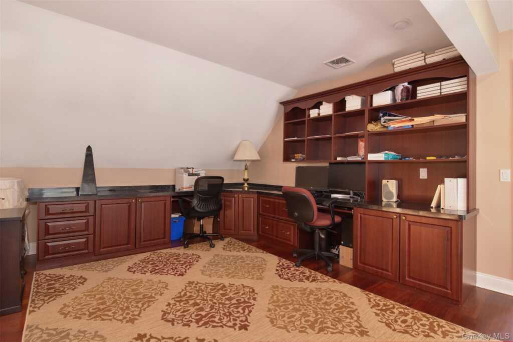 9 Stony Gate Oval, New Rochelle, NY 10804 - Photo 23 of 29