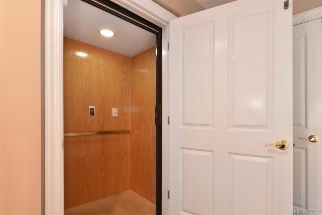 9 Stony Gate Oval, New Rochelle, NY 10804 - Photo 25 of 29