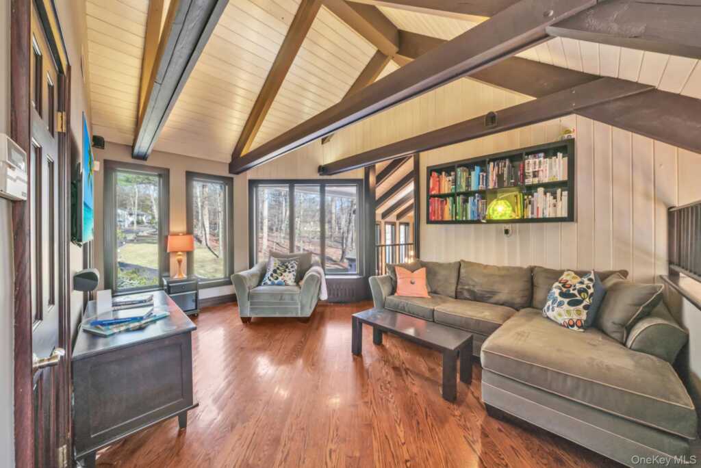 139 Pascack Road, Pearl River, NY 10965 - Photo 17 of 35