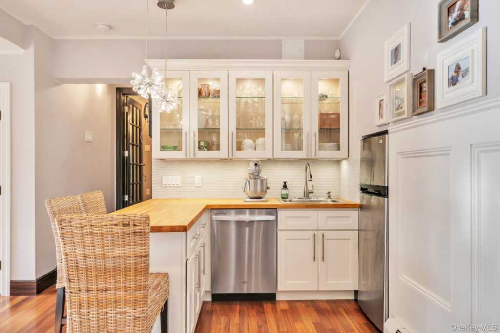 139 Pascack Road, Pearl River, NY 10965 - Photo 27 of 35