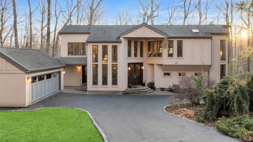 139 Pascack Road, Pearl River, NY 10965 - Photo 3 of 35