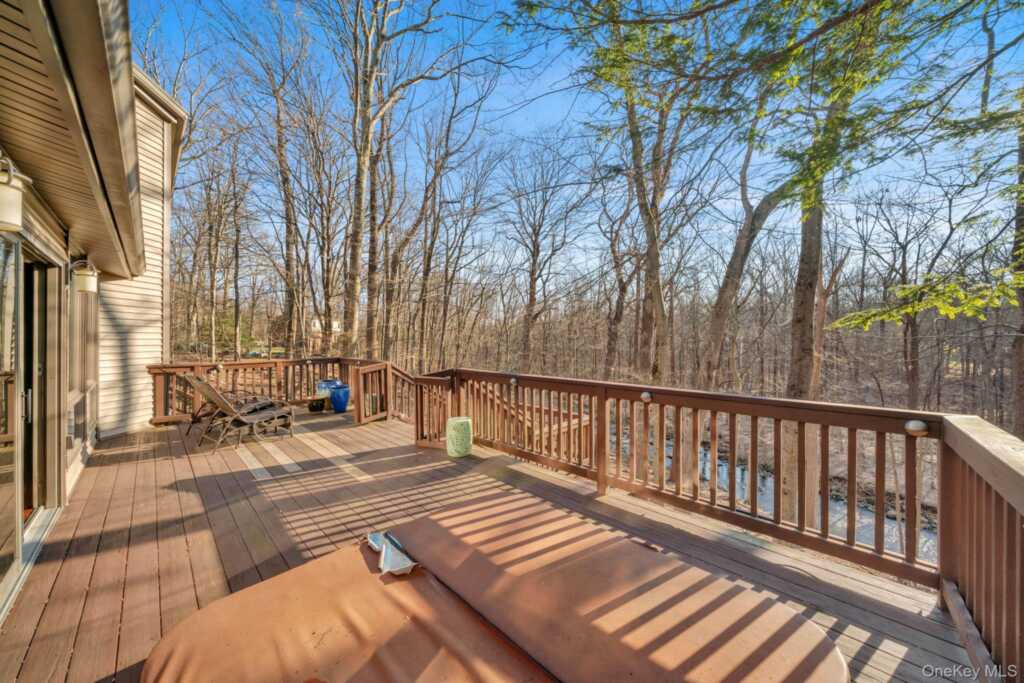 139 Pascack Road, Pearl River, NY 10965 - Photo 31 of 35