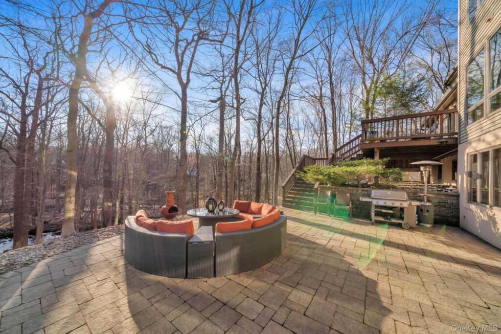 139 Pascack Road, Pearl River, NY 10965 - Photo 34 of 35