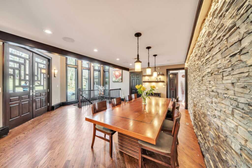 139 Pascack Road, Pearl River, NY 10965 - Photo 5 of 35