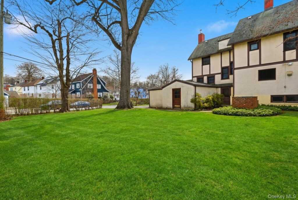 25 Midland Avenue, White Plains, NY 10606 - Photo 26 of 40