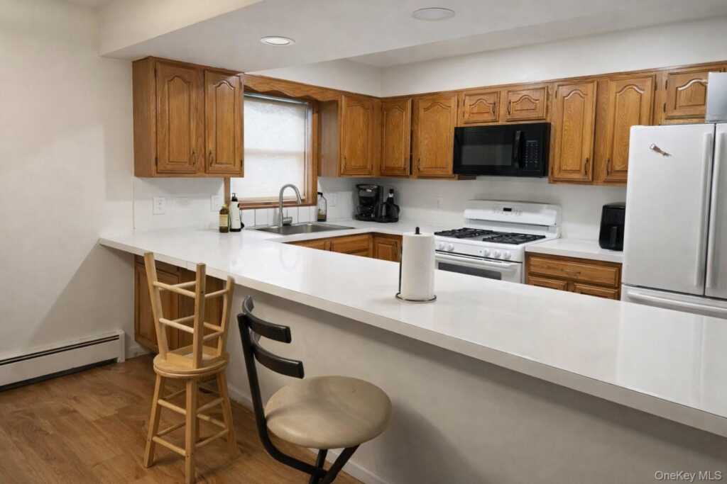 210 Chestnut Street, Rye, NY 10573 - Photo 3 of 24