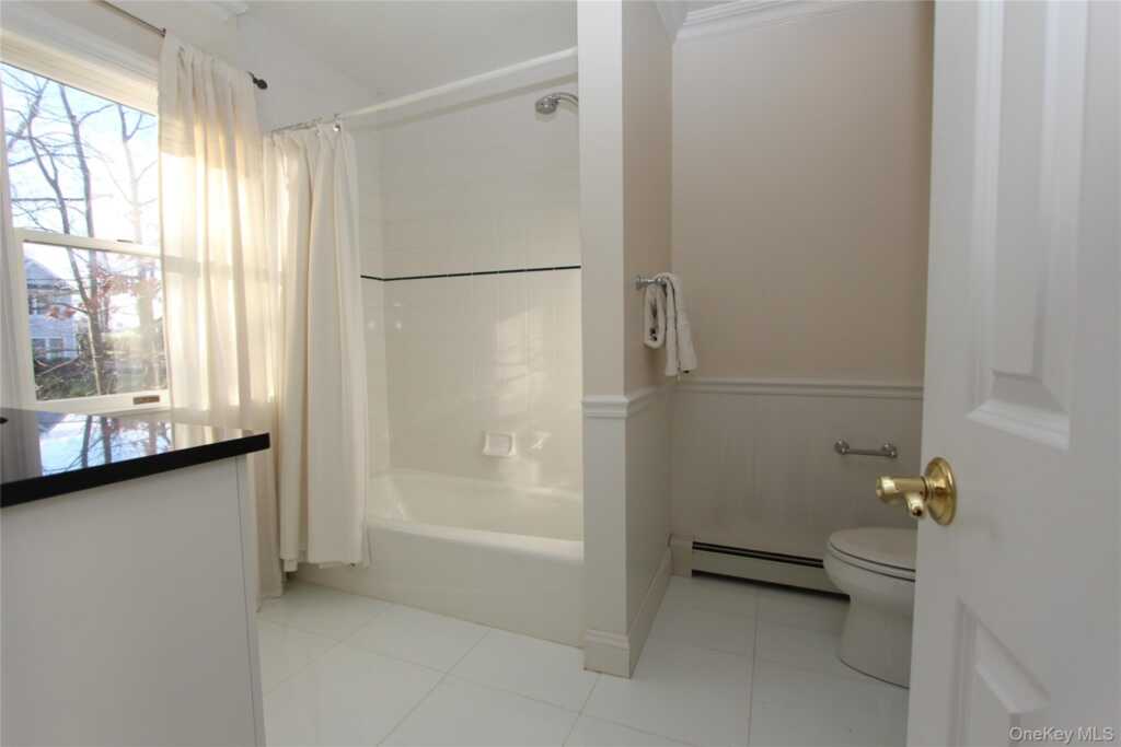 445 Grace Church Street, Rye, NY 10580 - Photo 17 of 20