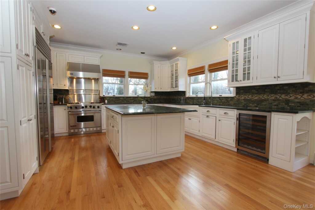 445 Grace Church Street, Rye, NY 10580 - Photo 3 of 20