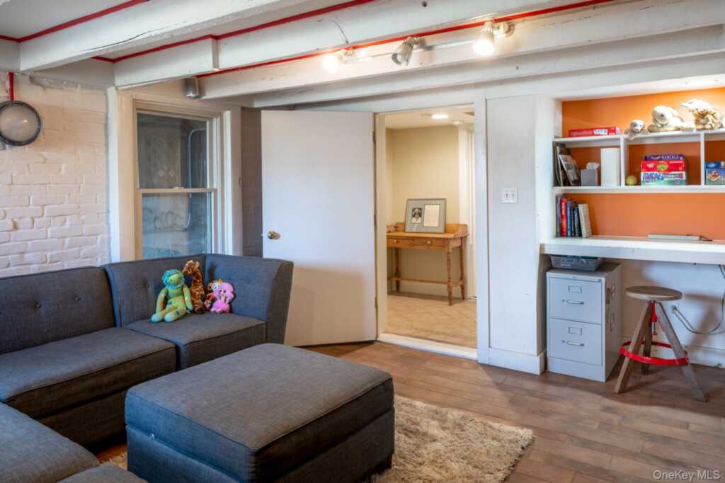 23 Clinton Avenue, Nyack, NY 10960 - Photo 30 of 44