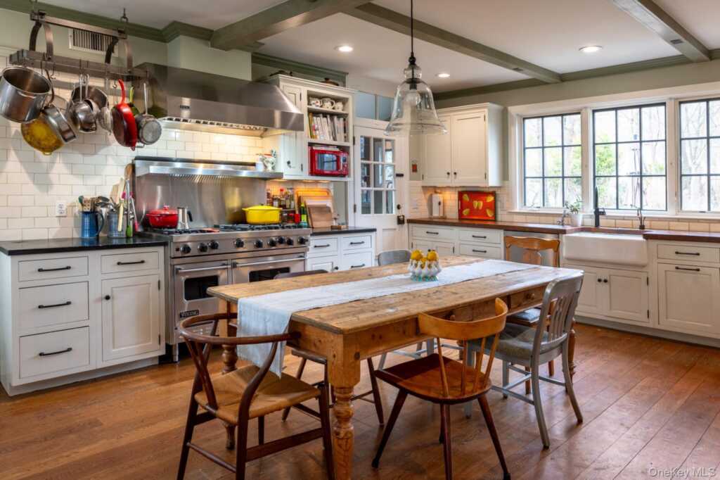 23 Clinton Avenue, Nyack, NY 10960 - Photo 4 of 44