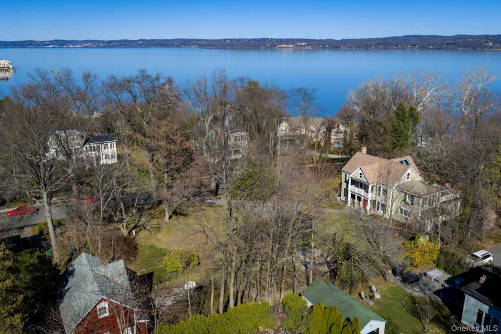 23 Clinton Avenue, Nyack, NY 10960 - Photo 42 of 44