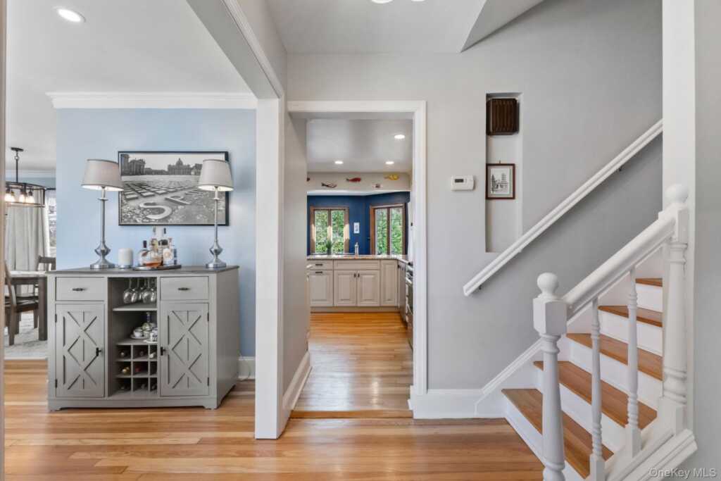 45 Parkway Drive, Rye, NY 10580 - Photo 2 of 34