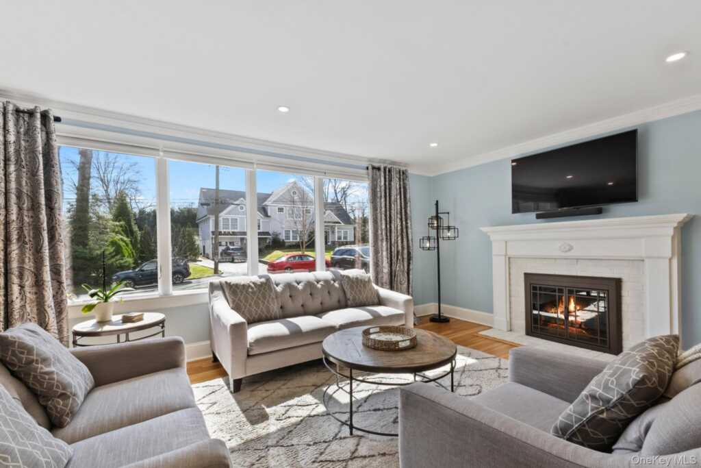 45 Parkway Drive, Rye, NY 10580 - Photo 4 of 34