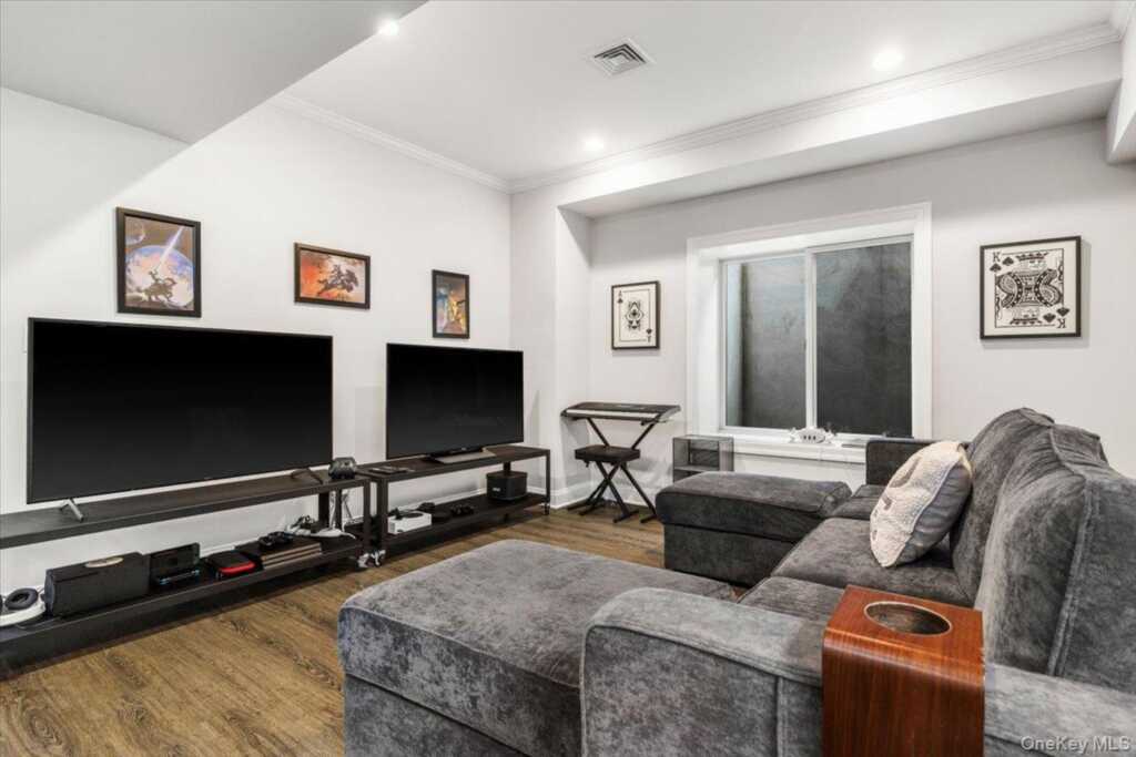 40 Wainwright Street, Rye, NY 10580 - Photo 29 of 38