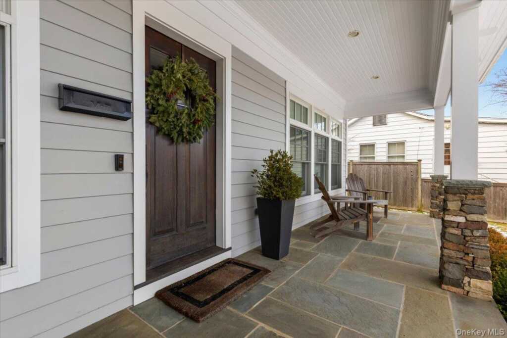 40 Wainwright Street, Rye, NY 10580 - Photo 3 of 38