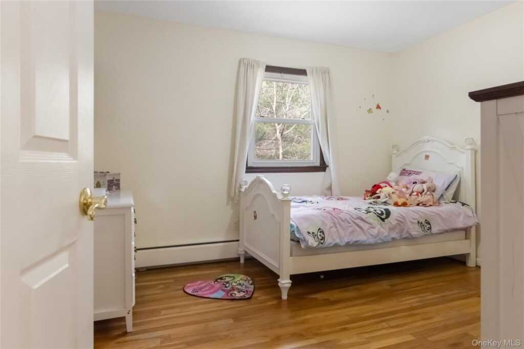 284 Ridge Road, New City, NY 10956 - Photo 15 of 36