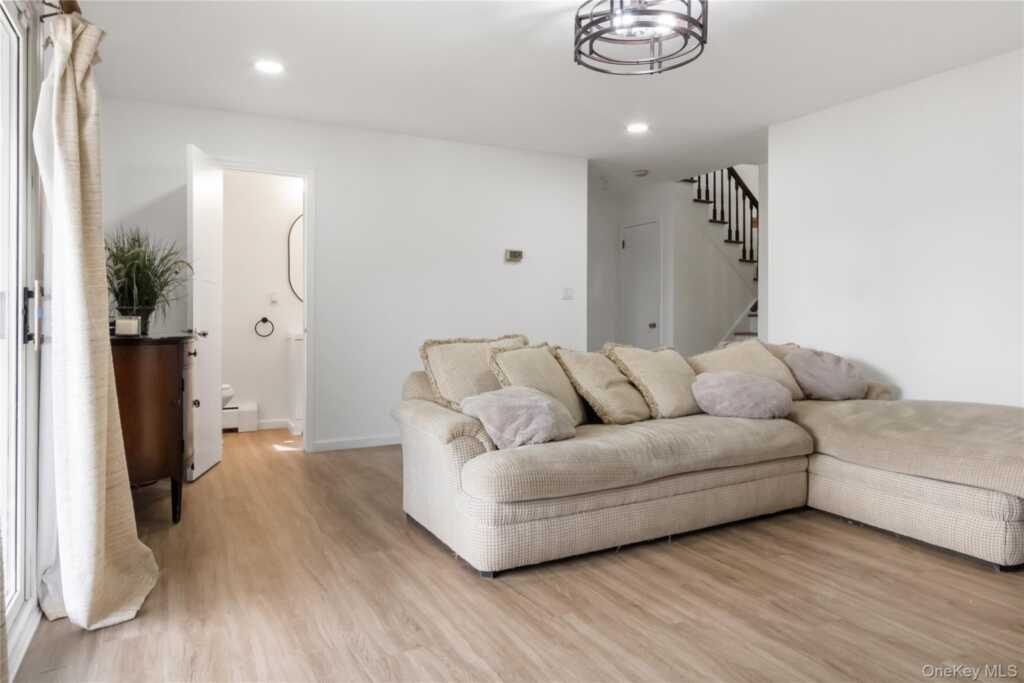 284 Ridge Road, New City, NY 10956 - Photo 20 of 36