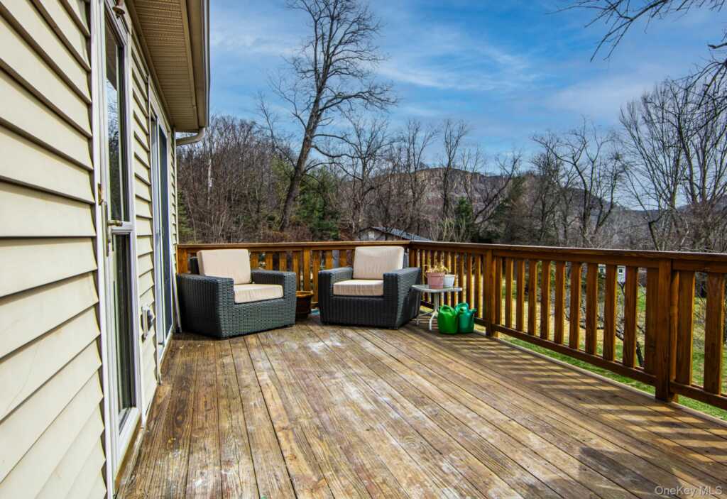 284 Ridge Road, New City, NY 10956 - Photo 24 of 36