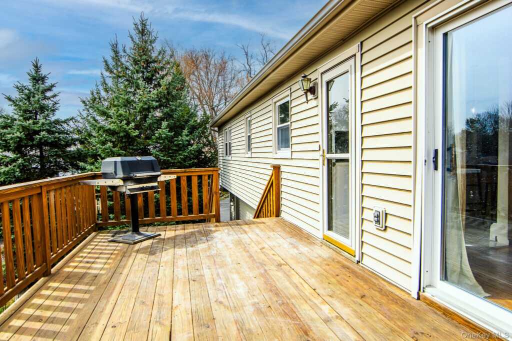 284 Ridge Road, New City, NY 10956 - Photo 25 of 36