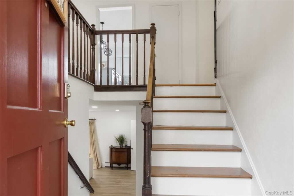 284 Ridge Road, New City, NY 10956 - Photo 3 of 36