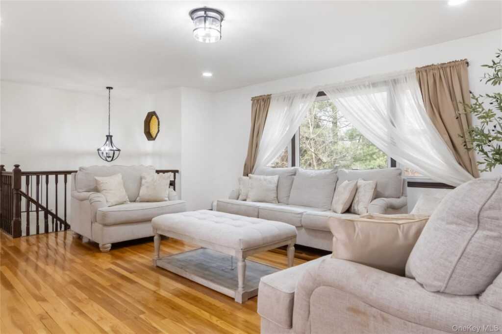 284 Ridge Road, New City, NY 10956 - Photo 6 of 36