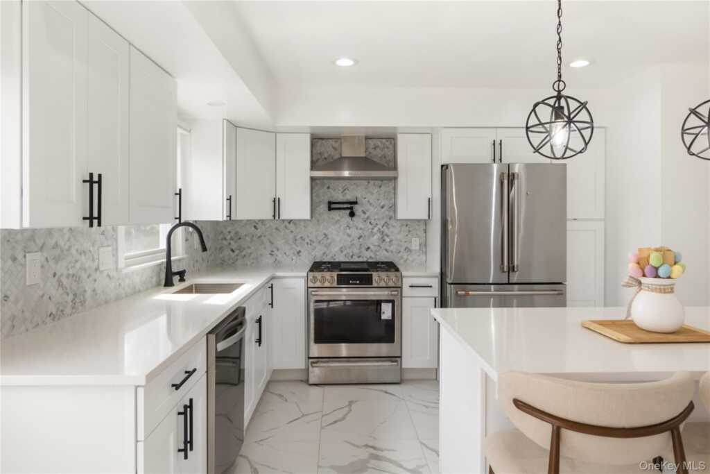 284 Ridge Road, New City, NY 10956 - Photo 8 of 36