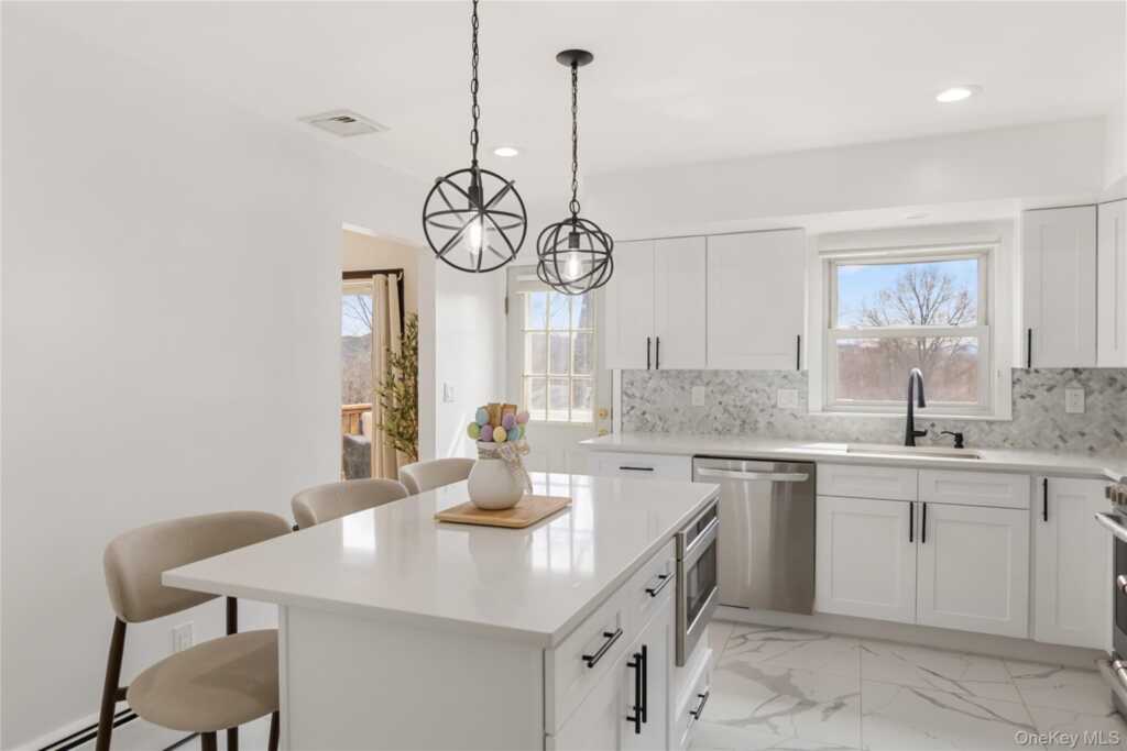 284 Ridge Road, New City, NY 10956 - Photo 9 of 36