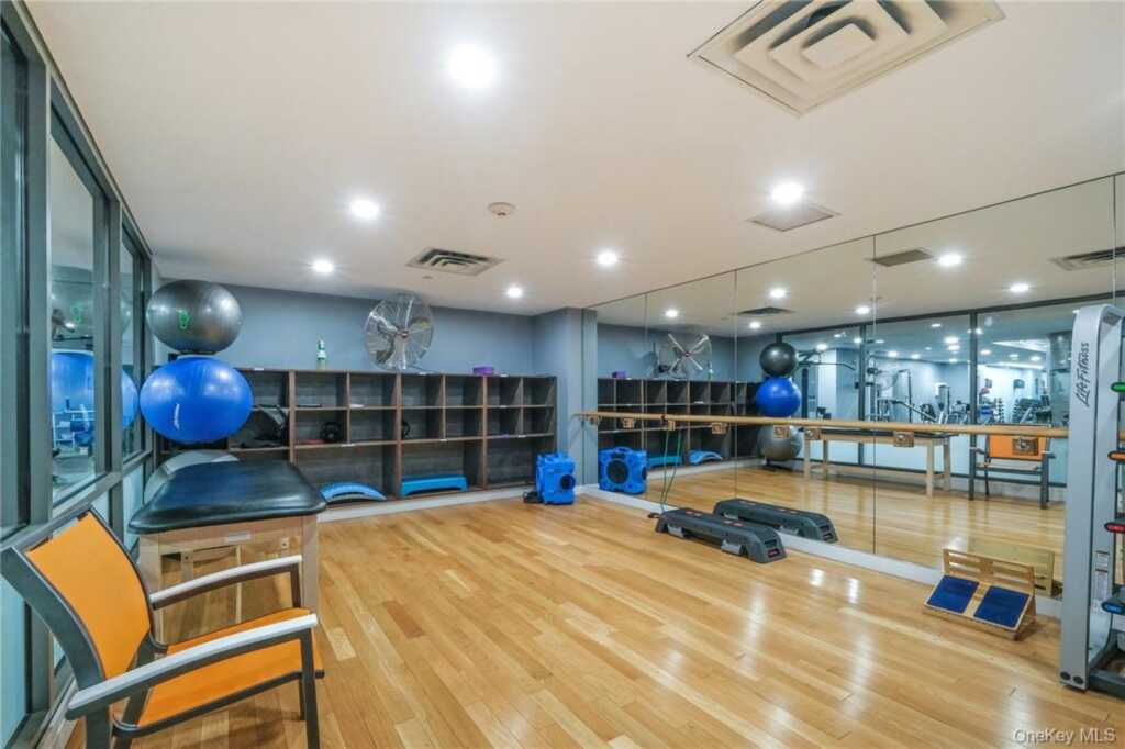 10 City Place, Unit #2D, White Plains, NY 10601 - Photo 28 of 30