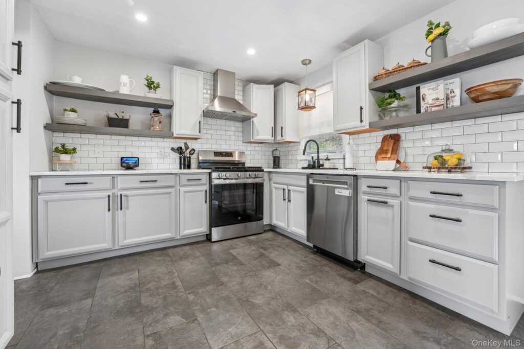 29 Adams Drive, Stony Point, NY 10980 - Photo 4 of 30