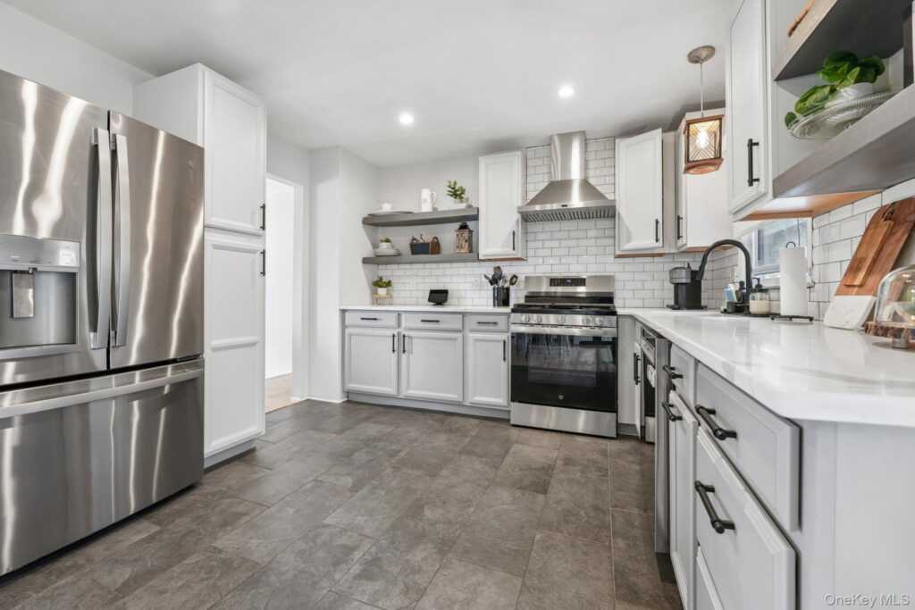 29 Adams Drive, Stony Point, NY 10980 - Photo 5 of 30