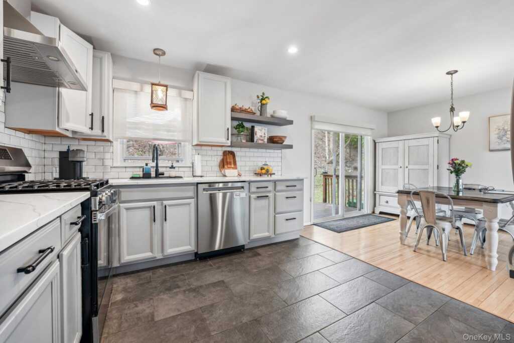 29 Adams Drive, Stony Point, NY 10980 - Photo 6 of 30