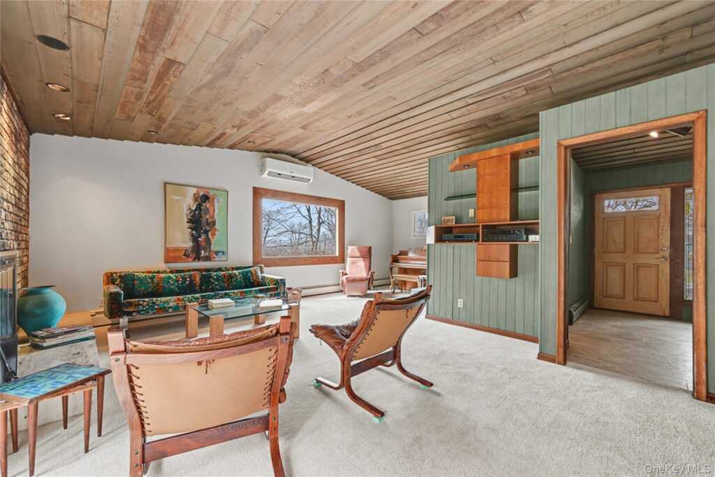 493 Mitchell Drive, Valley Cottage, NY 10989 - Photo 10 of 37