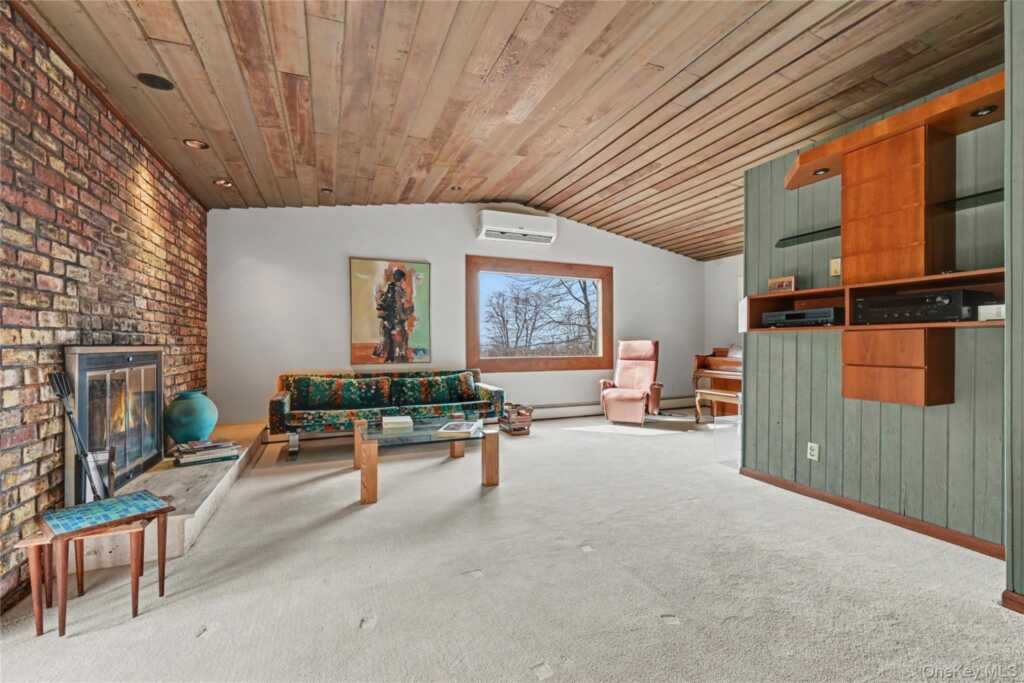 493 Mitchell Drive, Valley Cottage, NY 10989 - Photo 11 of 37