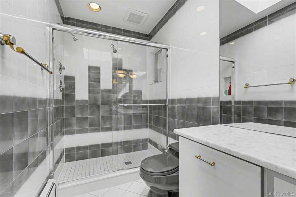 493 Mitchell Drive, Valley Cottage, NY 10989 - Photo 24 of 37