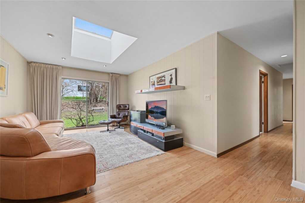 493 Mitchell Drive, Valley Cottage, NY 10989 - Photo 29 of 37