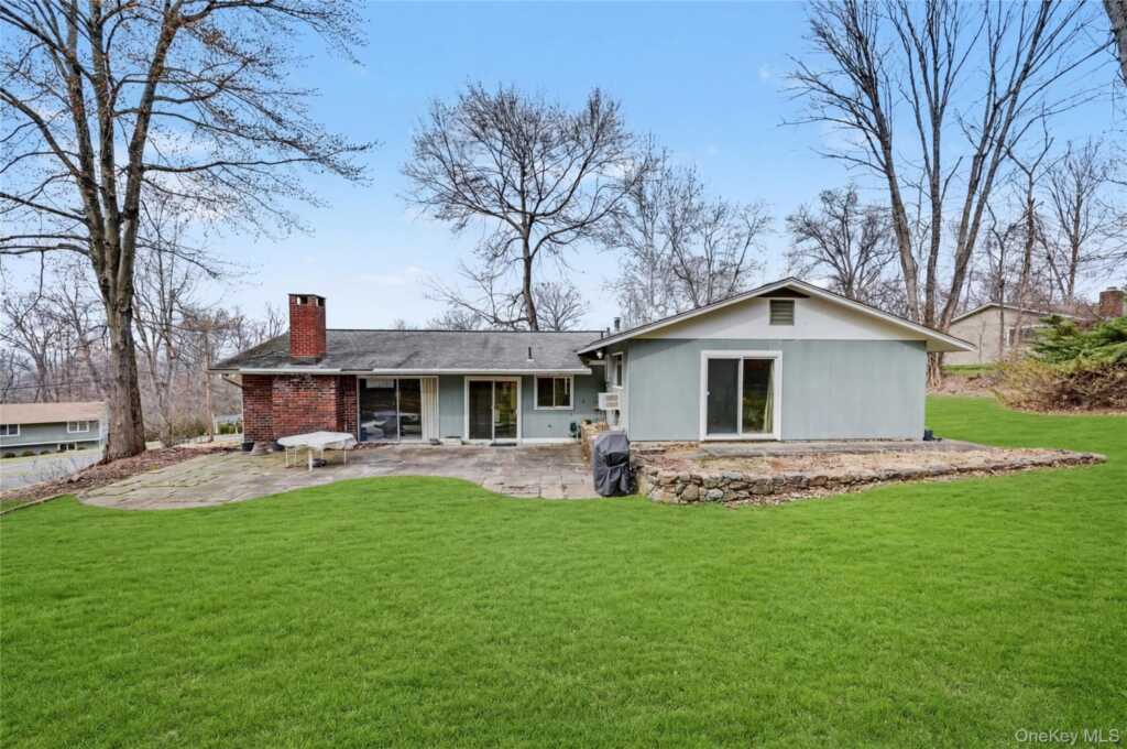 493 Mitchell Drive, Valley Cottage, NY 10989 - Photo 35 of 37